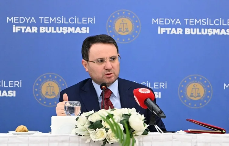 Adalet Bakanı Akın Gürlek’ten Çok Konuşulacak Yolsuzluk Çıkışı: “Dosya Açmıyoruz, Çürümenin Fotoğrafını Ortaya Seriyoruz”