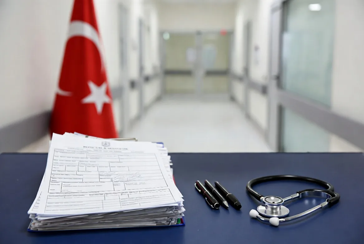 Memurlarda Hakem Hastane Sevkinde Yeni Dönem: Kısa Raporlar Artık Doğrudan Sevk Edilemeyecek